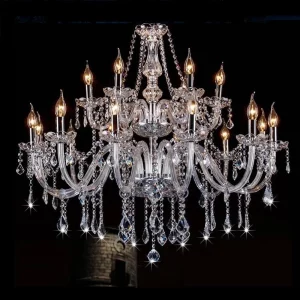 Lustre cristal vintage style classique éclairage intérieur décoration salon salle à manger lumière élégante luxe matériaux nobles style historique ambiance chaleureuse