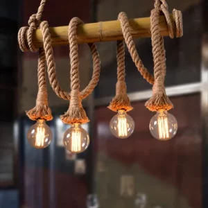 Lampe Suspendue en Bambou et Corde de Chanvre Style Industriel Rustique Luminaire Décoratif Idéal pour Salon Cuisine ou Bar Lampe Suspendue en Bambou et Corde de Chanvre Style Industriel Rustique Luminaire Décoratif Idéal pour Salon Cuisine ou Bar