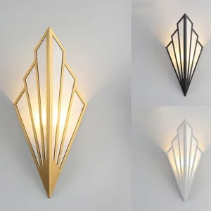 Applique murale Art Deco en métal et verre lumière diffuse design élégant salon chambre salle de bain éclairage moderne sophistiqué Applique murale Art Deco en métal et verre lumière diffuse design élégant salon chambre salle de bain éclairage moderne sophistiqué