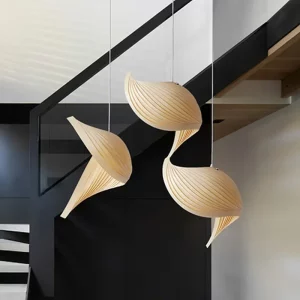 Suspension en bois style japonais moderne avec ailes d’érable luminaire design organique pour salon chambre escalier éclairage chaleureux économique élégant Suspension en bois style japonais moderne avec ailes d’érable luminaire design organique pour salon chambre escalier éclairage chaleureux économique élégant