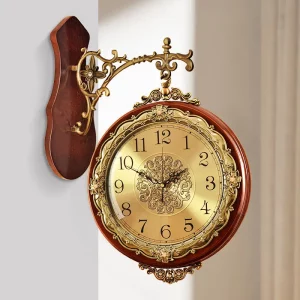 Horloge murale en bois double face style vintage décoration élégante pour salon entrée ou bureau design rétro qualité supérieure horloge silencieuse à quartz Horloge murale en bois double face style vintage décoration élégante pour salon entrée ou bureau design rétro qualité supérieure horloge silencieuse à quartz