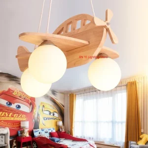 Suspension en bois design aéronautique ludique pour chambre d’enfant éclairage chaleureux luminaire en verre blanc LED économique décoration moderne chambre à coucher salon Suspension en bois design aéronautique ludique pour chambre d’enfant éclairage chaleureux luminaire en verre blanc LED économique décoration moderne chambre à coucher salon