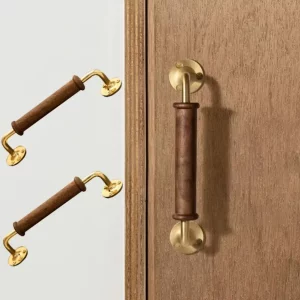 Poignée de porte en bois de noyer massif et laiton doré design vintage élégant idéal pour cuisine salon et bureau finition luxueuse et durable Poignée de porte en bois de noyer massif et laiton doré design vintage élégant idéal pour cuisine salon et bureau finition luxueuse et durable