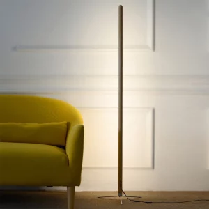 Lampe sur pied bois LED design moderne minimaliste éclairage intérieur salon bureau lumière douce ambiance cosy élégance naturelle économies d’énergie Lampe sur pied bois LED design moderne minimaliste éclairage intérieur salon bureau lumière douce ambiance cosy élégance naturelle économies d’énergie