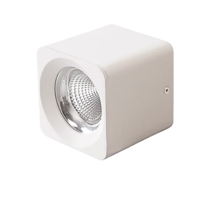 Plafonnier LED métal moderne minimaliste éclairage intérieur design salle séjour bureau contemporain lumière discrète efficace
