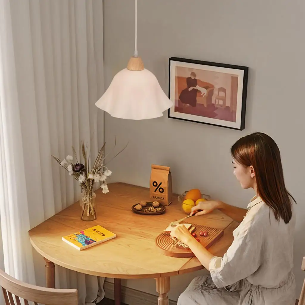 Plafonnier suspendu en bois design scandinave moderne éclairage LED lumière chaleureuse salon chambre cuisinedécoration intérieure écoénergétique
