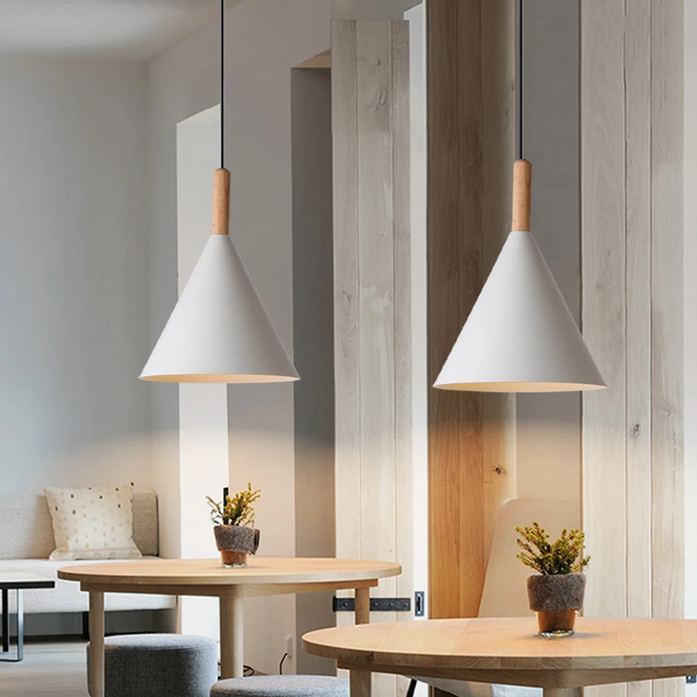 Plafonnier suspendu en bois design scandinave moderne éclairage LED lumière chaleureuse salon chambre cuisinedécoration intérieure écoénergétique