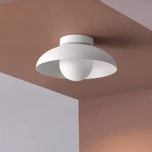 Plafonnier métal moderne design minimaliste lumière intérieure entrée salon chambre éclairage uniforme élégance intemporelle