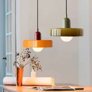 Suspension métal moderne rétro design épuré couleur vives salon cuisine salle à manger luminaire élégant économique facile installation entretien Suspension métal moderne rétro design épuré couleur vives salon cuisine salle à manger luminaire élégant économique facile installation entretien