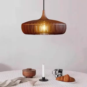 Suspension en bois design scandinave lumière chaude éclairage moderne salle à manger chambre cuisine ambiance chaleureuse naturelle élégante