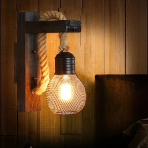 Applique murale vintage en bois rustique style industriel  lumière chaleureuse pour loft  restaurant ou bar