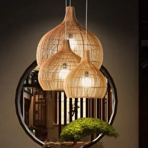 Suspension tissée en bambou et bois design organique naturel éclairage doux salon chambre cuisine bureau décoration intérieure lumière chaleureuse artisanale