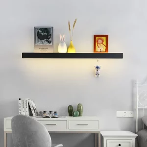Applique murale moderne LED avec étagère intégrée design nordique chambre salon éclairage doux économique élégant