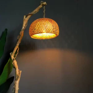 Suspension lamp en rotin et bois naturel style bohème rustique lumière chaude ambiance chaleureuse salon chambre cuisine déco intérieure Suspension lamp en rotin et bois naturel style bohème rustique lumière chaude ambiance chaleureuse salon chambre cuisine déco intérieure