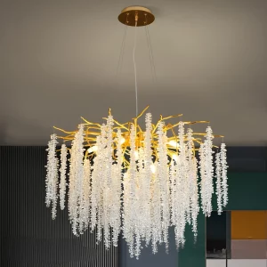 Lustre suspendu en verre et métal doré design moderne luxury salon salle à manger éclairage scintillant lumière diffuse style art déco Lustre suspendu en verre et métal doré design moderne luxury salon salle à manger éclairage scintillant lumière diffuse style art déco