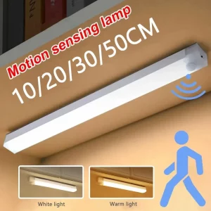 Plafonnier LED barre lumineuse sans fil détecteur de mouvement design moderne minimaliste adaptable pour couloir placard cuisine éclairage automatique économique et pratique Plafonnier LED barre lumineuse sans fil détecteur de mouvement design moderne minimaliste adaptable pour couloir placard cuisine éclairage automatique économique et pratique