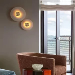Lampes murales modernes métal verre dépoli éclairage doux salon couloir design épuré lumière ambiance chaleureuse