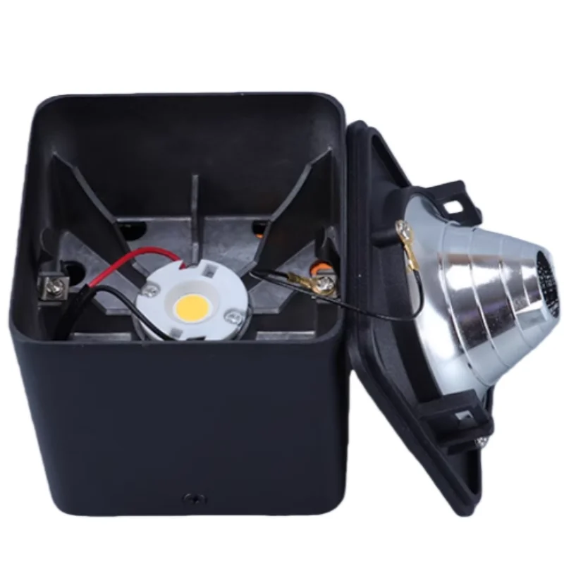 Plafonnier LED métal moderne minimaliste éclairage intérieur design salle séjour bureau contemporain lumière discrète efficace