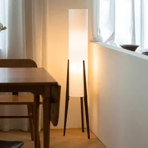 Lampadaire design scandinave minimaliste en bois et bambou abat-jour tissu blanc éclairage doux pour salon chambre bureau contemporain Lampadaire design scandinave minimaliste en bois et bambou abat-jour tissu blanc éclairage doux pour salon chambre bureau contemporain