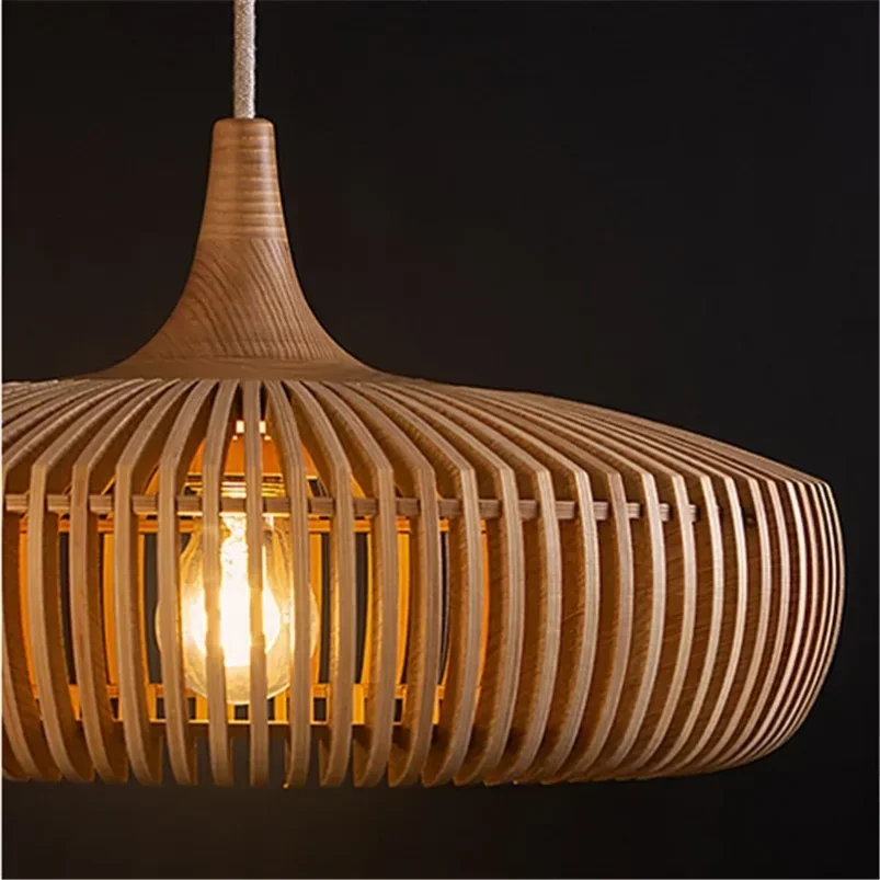 Suspension bois LED design nordique épuré luminaire moderne ambiance chaleureuse salon salle à manger éclairage économique élégant