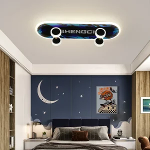 Plafonnier LED en forme de skateboard design moderne et ludique pour chambre enfant salle jeu éclairage Protection yeux Plafonnier LED en forme de skateboard design moderne et ludique pour chambre enfant salle jeu éclairage Protection yeux