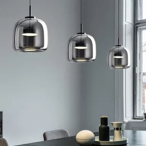 Suspension luminaire verre teinté noir amber design moderne minimaliste salle à manger salon éclairage élégant lumière douce économies d’énergie Suspension luminaire verre teinté noir amber design moderne minimaliste salle à manger salon éclairage élégant lumière douce économies d’énergie