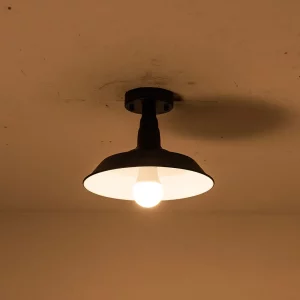 Plafonnier métal design industriel intérieur moderne lumière suspendue fer éclairage restaurant loft économie d’espace élégant
