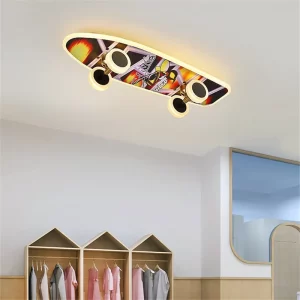 Plafonnier Design Skateboard Enfant Adolescent Luminaire LED Éclairage Moderne Chaleureux Économique Élégant Chambre Plafonnier Design Skateboard Enfant Adolescent Luminaire LED Éclairage Moderne Chaleureux Économique Élégant Chambre