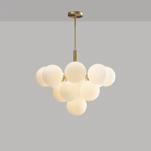 Plafonnier suspendu verre opalin design moderne minimaliste éclairage intérieur luminaire salon salle à manger restaurant élégance lumière douce