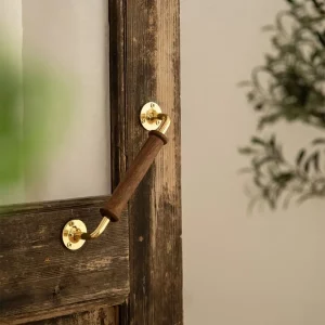 Poignée en bois de noyer massif Vintage en laiton style rustique design classique décoration intérieure élégante qualité supérieure Poignée en bois de noyer massif Vintage en laiton style rustique design classique décoration intérieure élégante qualité supérieure