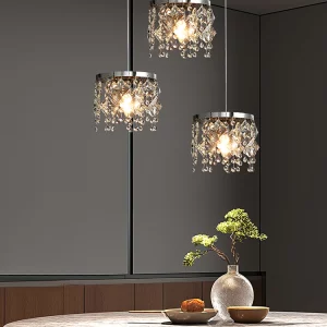 Suspension en cristal design moderne épuré lumière douce salon salle à manger éclairage élégant et sophistiqué