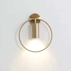 Applique murale métal doré design moderne minimaliste éclairage chaleureux salon chambre cuisine économie d’énergie LED finition élégante Applique murale métal doré design moderne minimaliste éclairage chaleureux salon chambre cuisine économie d’énergie LED finition élégante