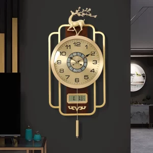 Horloge murale bois et métal design nordique moderne avec cerf décoratif pour salon bureau intérieur élégant Horloge murale bois et métal design nordique moderne avec cerf décoratif pour salon bureau intérieur élégant