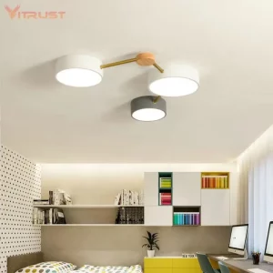 Plafonnier bois naturel design scandinave nordique moderne lumière chaleureuse éclairage intérieur chambre salon économie d’énergie élégant