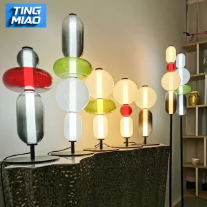 Lampe de table artistique verre métal LED design moderne géométrique rouge vert blanc noir argenté éclairage intérieur salon bureau
