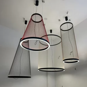 Suspension moderne LED design minimaliste abat-jour en fils tendus éclairage diffuse salon salle à manger lumière chaleureuse économie d’énergie fixation plafond