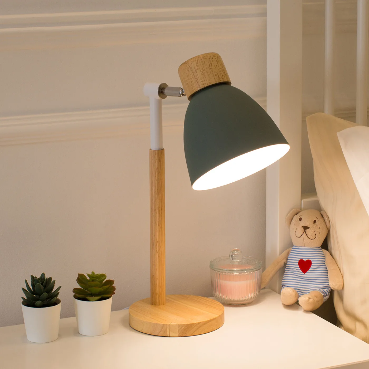 Lampe de table en bois et métal design scandinave moderne éclairage chaleureux salon chambre bureau décoration élégante