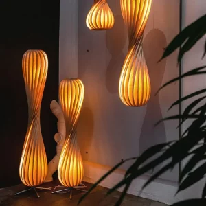Suspension et lampadaire bois naturel design nordique luminaire scandinave moderne éclairage chaleureux économies d’énergie élégance naturelle Suspension et lampadaire bois naturel design nordique luminaire scandinave moderne éclairage chaleureux économies d’énergie élégance naturelle