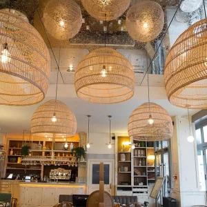 Suspension en rotin tressé design bohème rustique éclairage naturel chaleureux pour salon salle à manger décoration intérieure moderne Suspension en rotin tressé design bohème rustique éclairage naturel chaleureux pour salon salle à manger décoration intérieure moderne