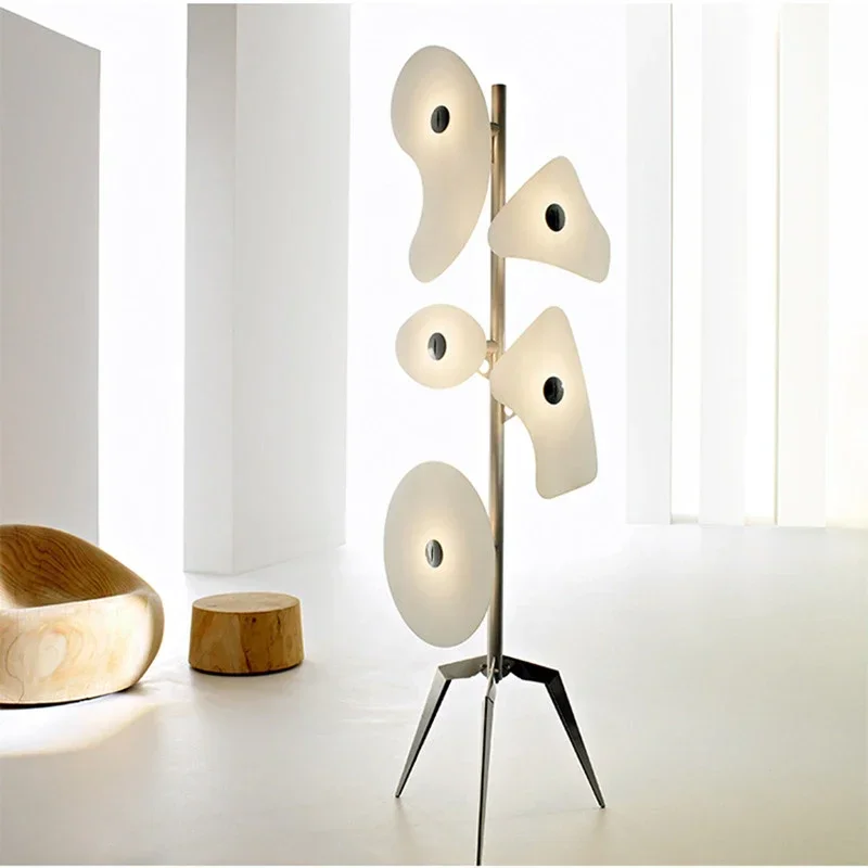 Lampadaire scandinave créatif LED design moderne avec 5 abat-jour colorés pour salon chambre éclairage artistique et chaleureux