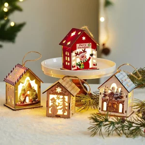 Décoration Noël maison bois suspendue lumière LED  design festif  éclairage intérieur chaleureux économique  Noel 2023