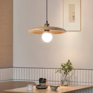 Plafonnier en bois suspension design nordique minimaliste lumière chaleureuse salon chambre cuisine éclairage moderne économie d’énergie élégance naturelle Plafonnier en bois suspension design nordique minimaliste lumière chaleureuse salon chambre cuisine éclairage moderne économie d’énergie élégance naturelle