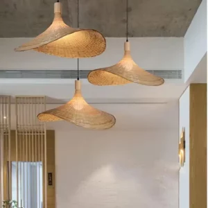 Suspension rotin tressé design moderne artisanal intérieur lumière chaleureuse salle à manger salon déco naturelle éclairage diffusé économique élégant