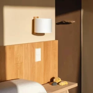 Applique murale bois naturel design scandinave nordique moderne lumière chaleureuse intérieur élégant économie d’énergie luminaire