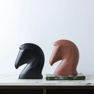 Sculpture abstraite tête de cheval résine moderne minimalist decor intérieur salon bureau esthétique artisanat animal style épuré