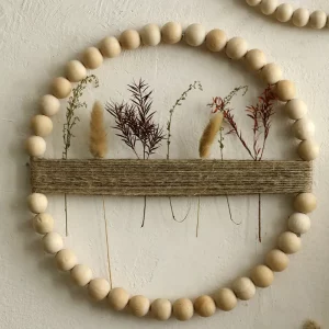 Décoration murale bois naturel perles séchées style bohème rustique moderne salon chambre intérieur minimaliste élégant Décoration murale bois naturel perles séchées style bohème rustique moderne salon chambre intérieur minimaliste élégant