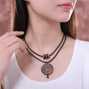Collier en bois marron avec motif arbre de vie bijoux faits à la main style bohème unisexe accessoire mode symbolique Collier en bois marron avec motif arbre de vie bijoux faits à la main style bohème unisexe accessoire mode symbolique