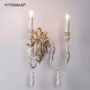 Applique murale rétro en métal patiné style vintage baroque salon chambre couloir éclairage intérieur chaleureux déco scandinave nordique Applique murale rétro en métal patiné style vintage baroque salon chambre couloir éclairage intérieur chaleureux déco scandinave nordique