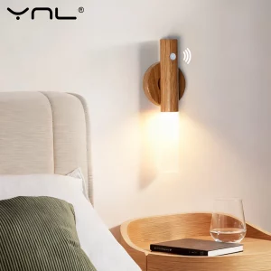 Applique murale LED en bois design scandinave moderne avec capteur de mouvement lumière douce 360° rotation éclairage économique élégant chambre salon Applique murale LED en bois design scandinave moderne avec capteur de mouvement lumière douce 360° rotation éclairage économique élégant chambre salon